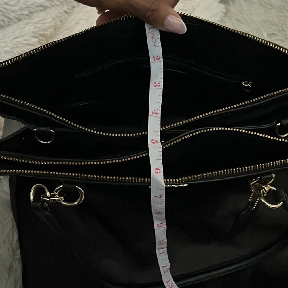 COACH Large Carryall with Wristlet and Strap EUC - Picture 8 of 8